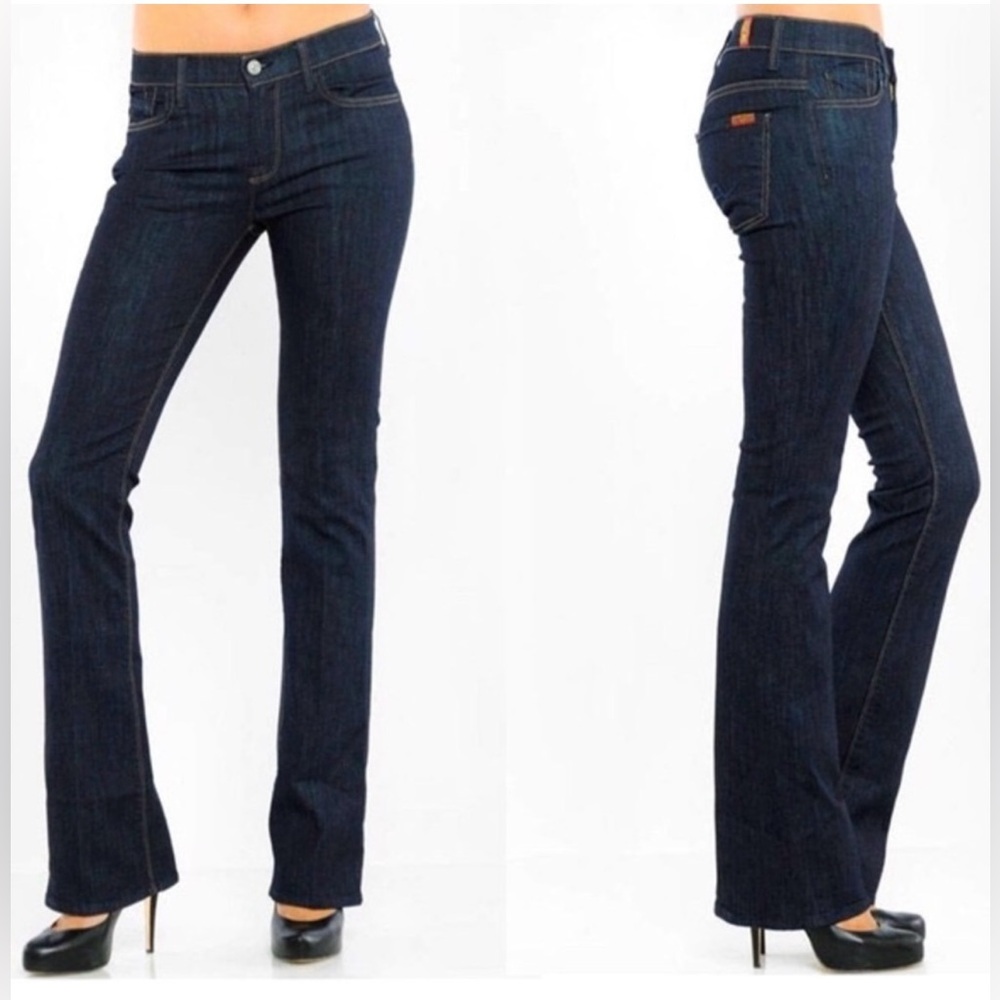 7 For‎ All Mankind jeans women’s size 27 Classic Dark Wash Blue Bootcut Jeans 💙